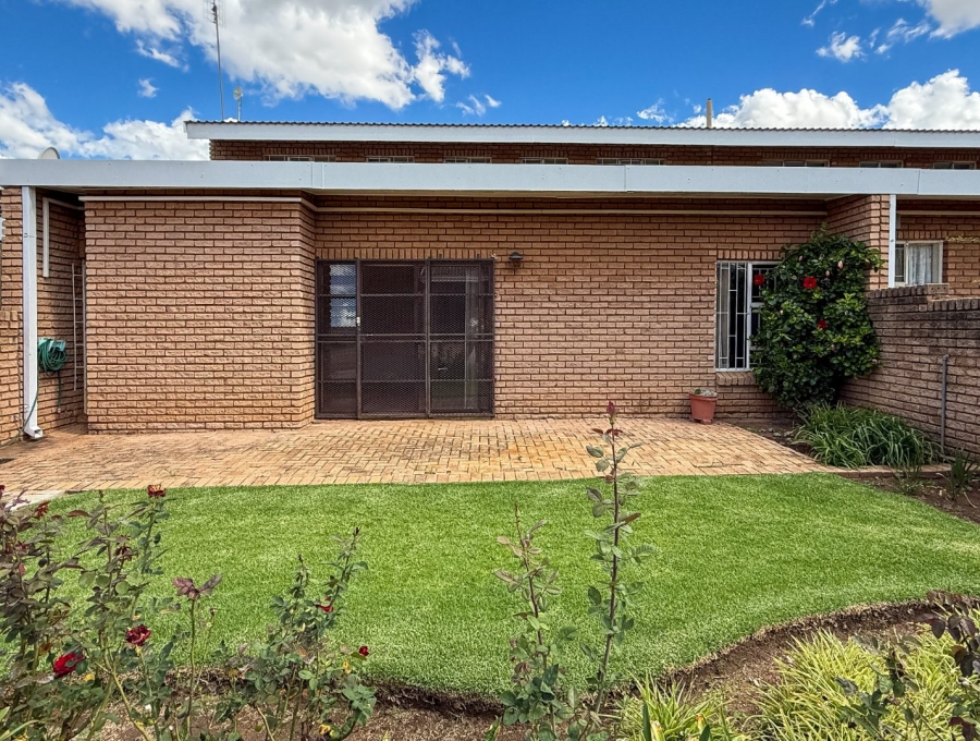 2 Bedroom Property for Sale in Oudorp North West
